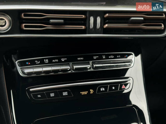 Черный Мерседес EQC, объемом двигателя 0 л и пробегом 65 тыс. км за 38800 $, фото 51 на Automoto.ua