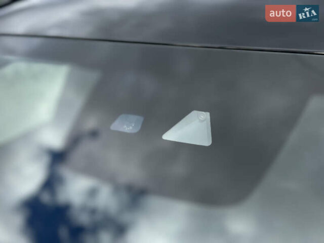 Черный Мерседес EQC, объемом двигателя 0 л и пробегом 65 тыс. км за 38800 $, фото 92 на Automoto.ua