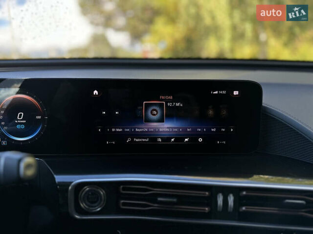 Черный Мерседес EQC, объемом двигателя 0 л и пробегом 65 тыс. км за 38800 $, фото 125 на Automoto.ua