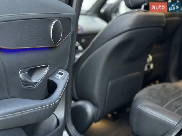 Чорний Мерседес EQC, об'ємом двигуна 0 л та пробігом 41 тис. км за 50000 $, фото 35 на Automoto.ua