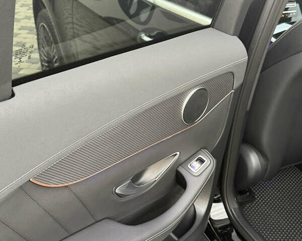 Чорний Мерседес EQC, об'ємом двигуна 0 л та пробігом 23 тис. км за 43000 $, фото 12 на Automoto.ua