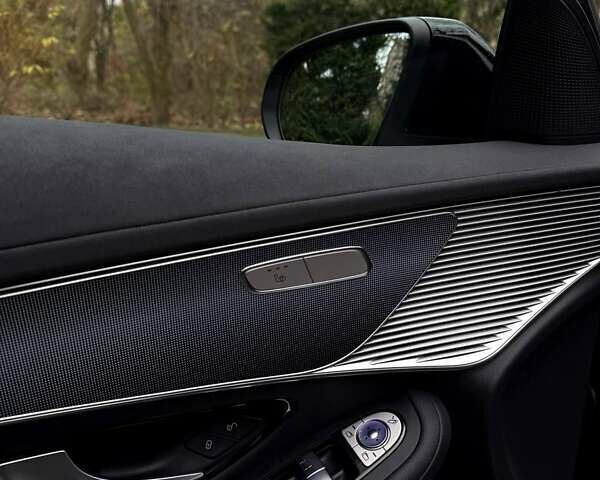 Чорний Мерседес EQC, об'ємом двигуна 0 л та пробігом 36 тис. км за 36900 $, фото 16 на Automoto.ua