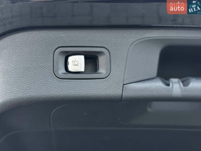 Черный Мерседес EQC, объемом двигателя 0 л и пробегом 41 тыс. км за 44000 $, фото 16 на Automoto.ua