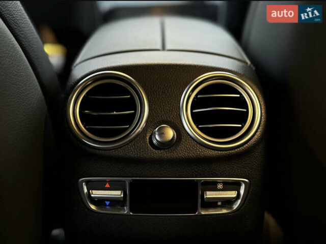 Черный Мерседес EQC, объемом двигателя 0 л и пробегом 41 тыс. км за 44000 $, фото 12 на Automoto.ua