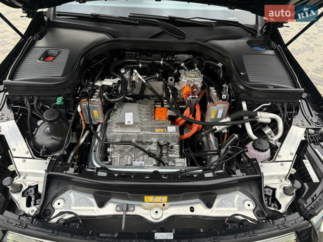 Чорний Мерседес EQC, об'ємом двигуна 0 л та пробігом 23 тис. км за 43000 $, фото 17 на Automoto.ua