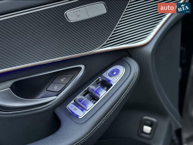 Чорний Мерседес EQC, об'ємом двигуна 0 л та пробігом 41 тис. км за 50000 $, фото 64 на Automoto.ua