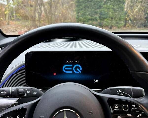 Чорний Мерседес EQC, об'ємом двигуна 0 л та пробігом 36 тис. км за 36900 $, фото 19 на Automoto.ua