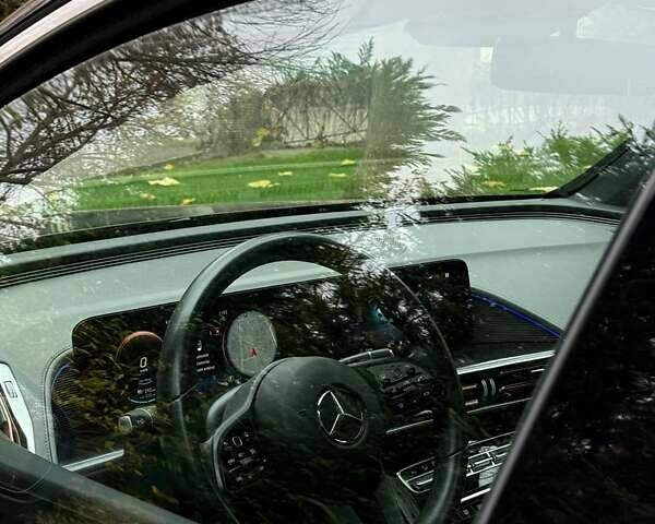 Чорний Мерседес EQC, об'ємом двигуна 0 л та пробігом 36 тис. км за 36900 $, фото 18 на Automoto.ua