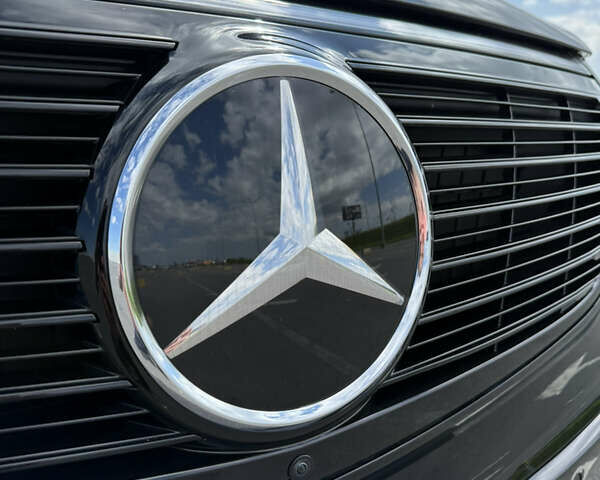Чорний Мерседес EQC, об'ємом двигуна 0 л та пробігом 60 тис. км за 40400 $, фото 8 на Automoto.ua