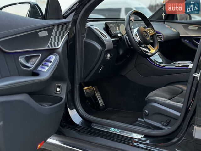 Чорний Мерседес EQC, об'ємом двигуна 0 л та пробігом 41 тис. км за 50000 $, фото 65 на Automoto.ua