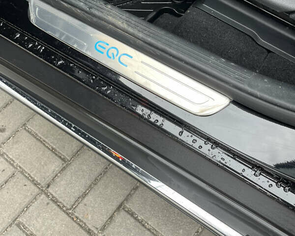 Чорний Мерседес EQC, об'ємом двигуна 0 л та пробігом 52 тис. км за 40500 $, фото 21 на Automoto.ua