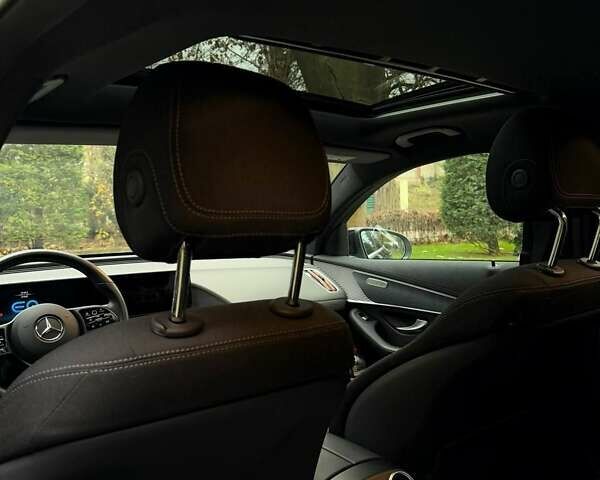 Чорний Мерседес EQC, об'ємом двигуна 0 л та пробігом 36 тис. км за 36900 $, фото 14 на Automoto.ua