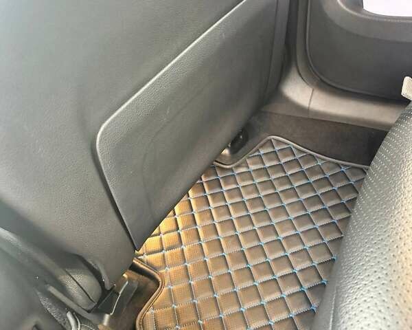 Черный Мерседес EQC, объемом двигателя 0 л и пробегом 41 тыс. км за 24750 $, фото 15 на Automoto.ua