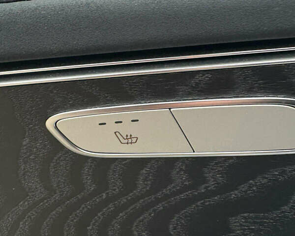 Черный Мерседес EQC, объемом двигателя 0 л и пробегом 27 тыс. км за 37800 $, фото 23 на Automoto.ua