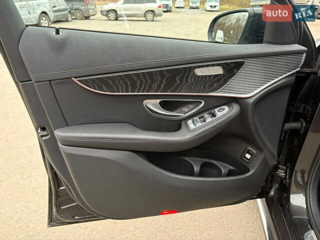 Черный Мерседес EQC, объемом двигателя 0 л и пробегом 27 тыс. км за 37800 $, фото 21 на Automoto.ua