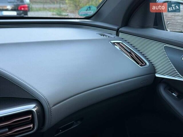 Черный Мерседес EQC, объемом двигателя 0 л и пробегом 2 тыс. км за 45000 $, фото 43 на Automoto.ua