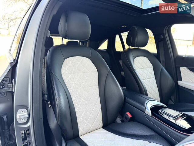 Серый Мерседес EQC, объемом двигателя 0 л и пробегом 118 тыс. км за 34999 $, фото 39 на Automoto.ua