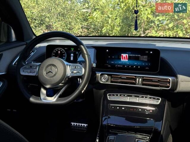 Сірий Мерседес EQC, об'ємом двигуна 0 л та пробігом 62 тис. км за 45500 $, фото 44 на Automoto.ua