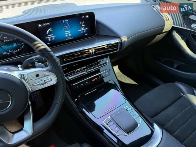 Сірий Мерседес EQC, об'ємом двигуна 0 л та пробігом 62 тис. км за 45500 $, фото 52 на Automoto.ua