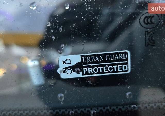 Серый Мерседес EQC, объемом двигателя 0 л и пробегом 111 тыс. км за 30850 $, фото 11 на Automoto.ua