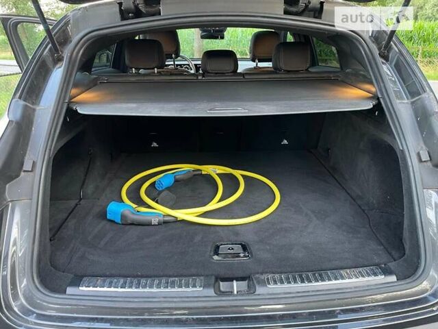 Серый Мерседес EQC, объемом двигателя 0 л и пробегом 124 тыс. км за 35699 $, фото 23 на Automoto.ua