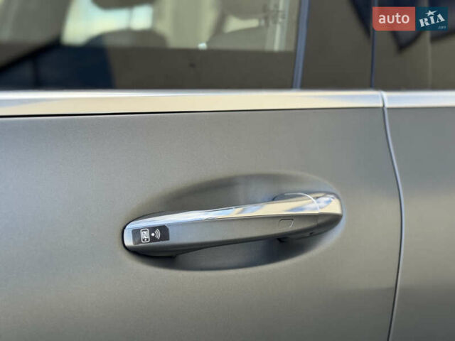 Серый Мерседес EQC, объемом двигателя 0 л и пробегом 118 тыс. км за 34999 $, фото 83 на Automoto.ua