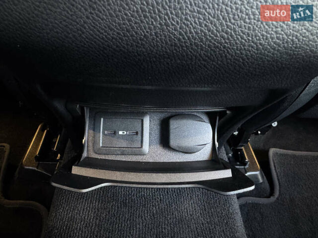 Серый Мерседес EQC, объемом двигателя 0 л и пробегом 118 тыс. км за 34999 $, фото 52 на Automoto.ua