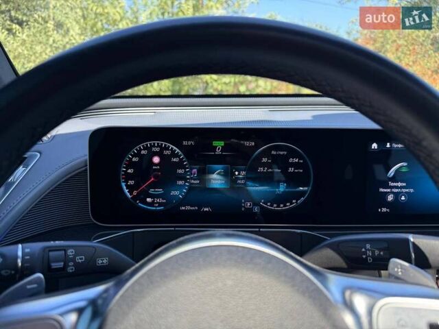 Сірий Мерседес EQC, об'ємом двигуна 0 л та пробігом 62 тис. км за 45500 $, фото 47 на Automoto.ua