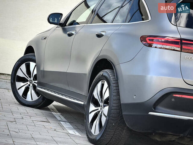 Серый Мерседес EQC, объемом двигателя 0 л и пробегом 118 тыс. км за 34999 $, фото 14 на Automoto.ua