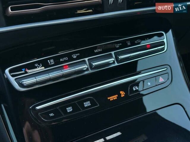 Сірий Мерседес EQC, об'ємом двигуна 0 л та пробігом 62 тис. км за 45500 $, фото 59 на Automoto.ua