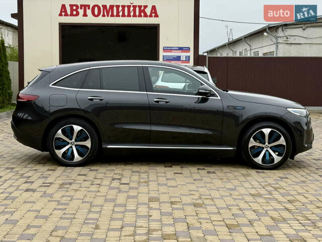 Серый Мерседес EQC, объемом двигателя 0 л и пробегом 58 тыс. км за 31900 $, фото 31 на Automoto.ua