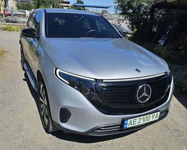 Серый Мерседес EQC, объемом двигателя 0 л и пробегом 22 тыс. км за 32900 $, фото 3 на Automoto.ua