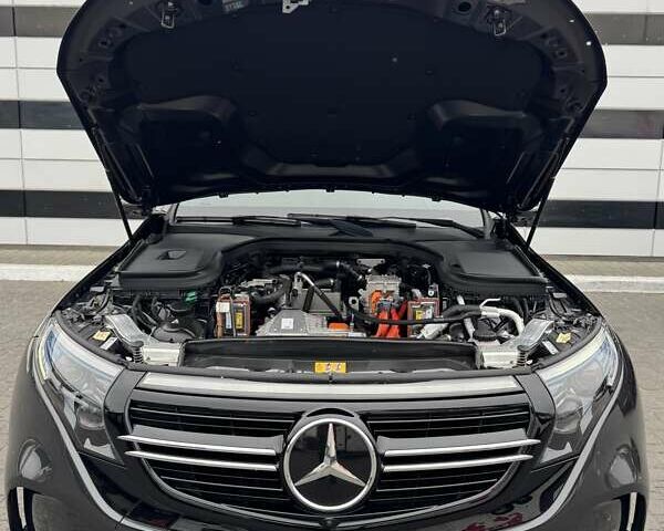 Сірий Мерседес EQC, об'ємом двигуна 0 л та пробігом 138 тис. км за 30500 $, фото 69 на Automoto.ua