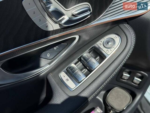 Сірий Мерседес EQC, об'ємом двигуна 0 л та пробігом 62 тис. км за 45500 $, фото 37 на Automoto.ua