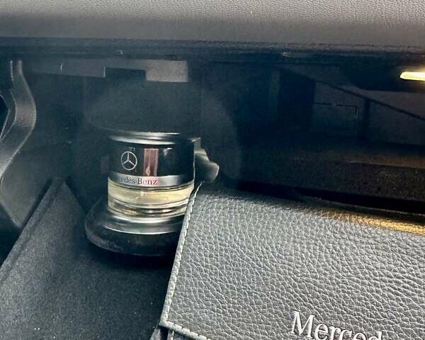 Сірий Мерседес EQC, об'ємом двигуна 0 л та пробігом 138 тис. км за 30500 $, фото 57 на Automoto.ua