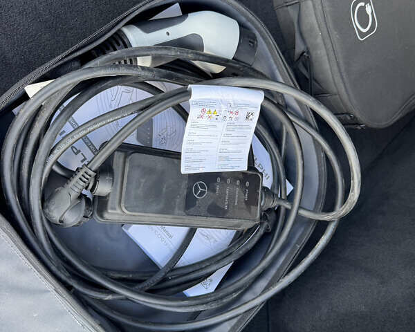 Серый Мерседес EQC, объемом двигателя 0 л и пробегом 118 тыс. км за 34999 $, фото 62 на Automoto.ua