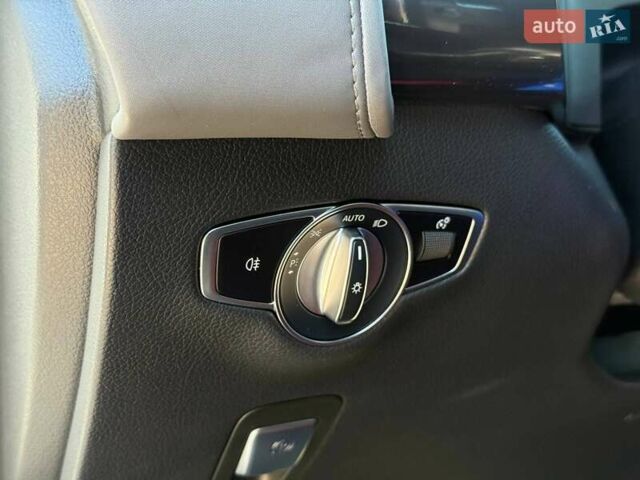 Сірий Мерседес EQC, об'ємом двигуна 0 л та пробігом 62 тис. км за 45500 $, фото 39 на Automoto.ua