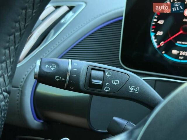 Сірий Мерседес EQC, об'ємом двигуна 0 л та пробігом 62 тис. км за 45500 $, фото 69 на Automoto.ua