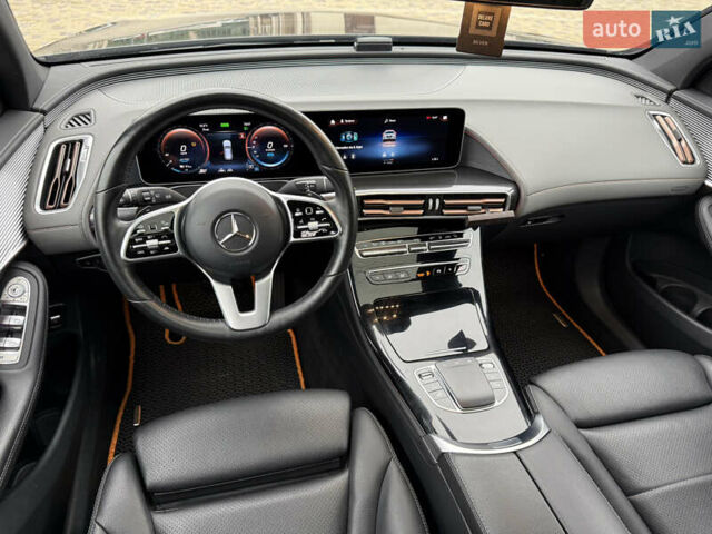 Серый Мерседес EQC, объемом двигателя 0 л и пробегом 58 тыс. км за 31900 $, фото 5 на Automoto.ua