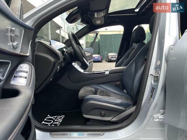 Сірий Мерседес EQC, об'ємом двигуна 0 л та пробігом 102 тис. км за 34900 $, фото 54 на Automoto.ua