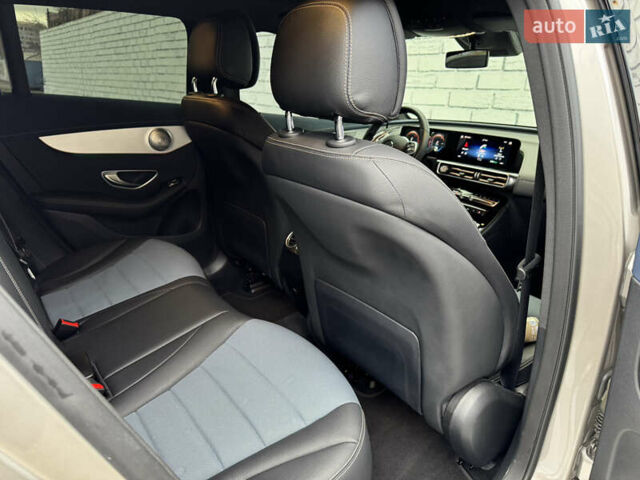 Серый Мерседес EQC, объемом двигателя 0 л и пробегом 58 тыс. км за 31999 $, фото 23 на Automoto.ua