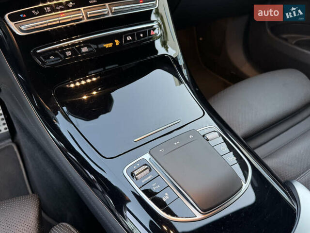 Серый Мерседес EQC, объемом двигателя 0 л и пробегом 90 тыс. км за 36800 $, фото 33 на Automoto.ua