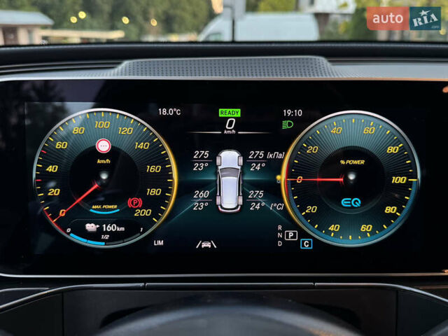 Серый Мерседес EQC, объемом двигателя 0 л и пробегом 90 тыс. км за 36800 $, фото 64 на Automoto.ua