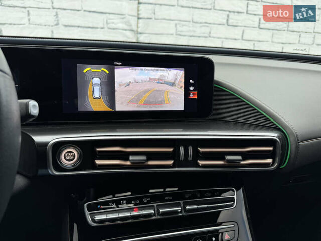 Серый Мерседес EQC, объемом двигателя 0 л и пробегом 58 тыс. км за 31999 $, фото 32 на Automoto.ua