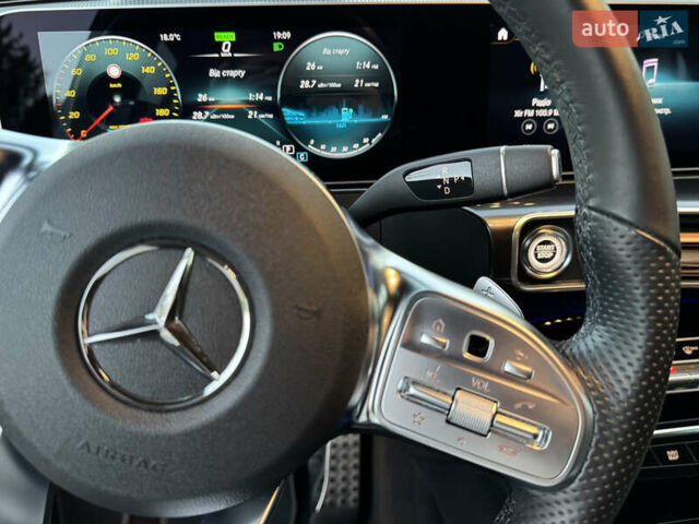 Серый Мерседес EQC, объемом двигателя 0 л и пробегом 90 тыс. км за 36800 $, фото 61 на Automoto.ua