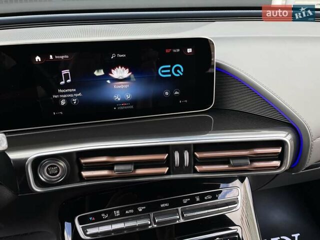 Сірий Мерседес EQC, об'ємом двигуна 0 л та пробігом 102 тис. км за 34900 $, фото 57 на Automoto.ua