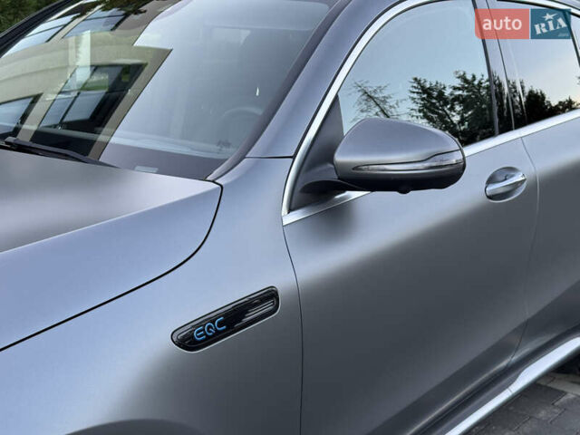 Серый Мерседес EQC, объемом двигателя 0 л и пробегом 90 тыс. км за 36800 $, фото 17 на Automoto.ua