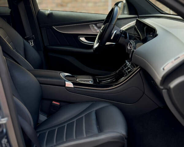 Серый Мерседес EQC, объемом двигателя 0 л и пробегом 47 тыс. км за 38500 $, фото 32 на Automoto.ua