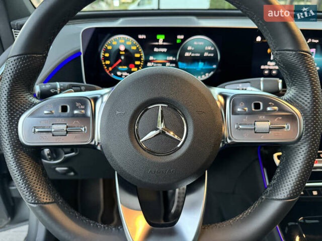 Серый Мерседес EQC, объемом двигателя 0 л и пробегом 90 тыс. км за 36800 $, фото 60 на Automoto.ua
