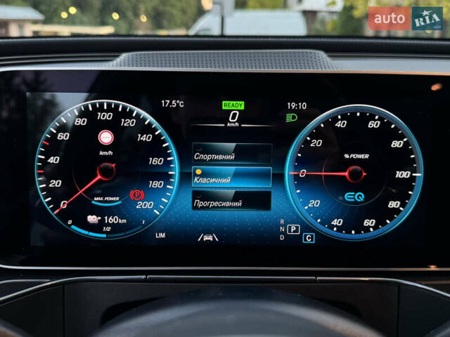 Серый Мерседес EQC, объемом двигателя 0 л и пробегом 90 тыс. км за 36800 $, фото 67 на Automoto.ua